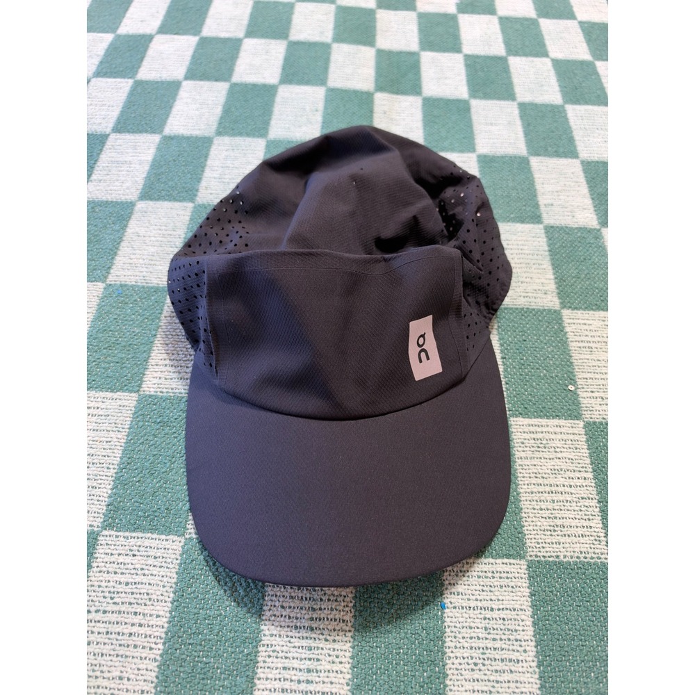 On Cloud Running On ON LIGHTWEIGHT CAP